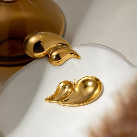 ◾️18k Gold Plated Double Layered Water Drop Stud Earrings - Picture 4 of 11